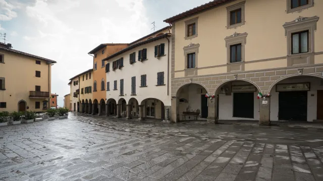 Piazza Potente, Reggello (1).jpg