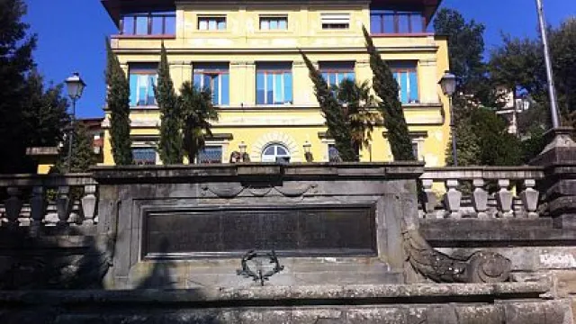 piazza-4-novembre-a-reggello