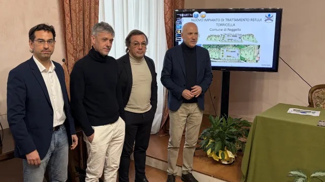Foto durante la conferenza stampa sul nuovo depuratore di Reggello